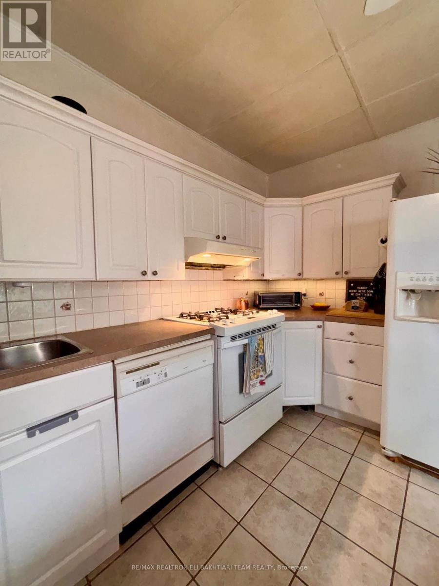 43 King Edward Avenue, Toronto, ON - Indoor Photo Showing Kitchen