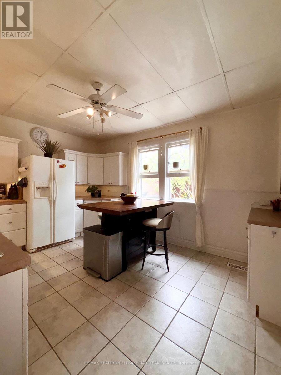 43 King Edward Avenue, Toronto, ON - Indoor Photo Showing Kitchen