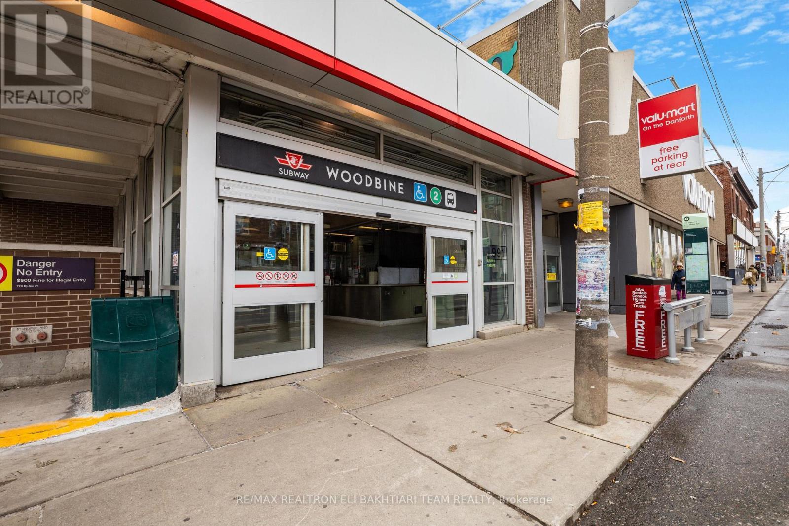 43 King Edward Avenue, Toronto, ON - Outdoor