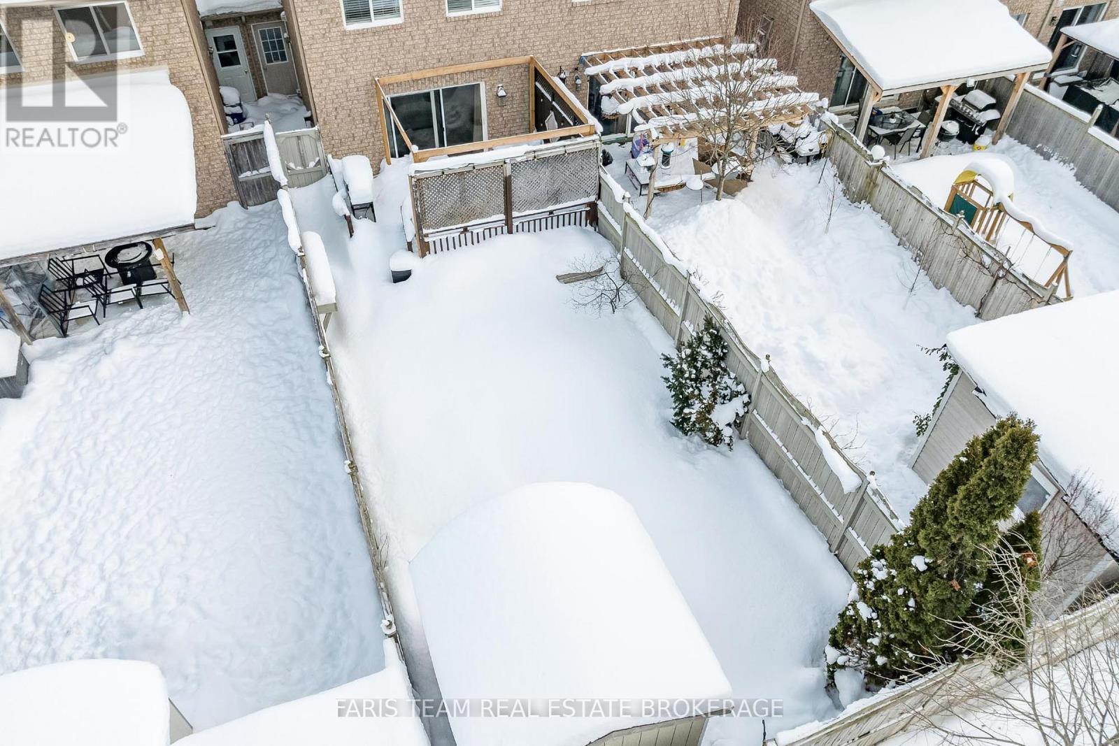 28 Raymond Crescent, Barrie, ON - Outdoor