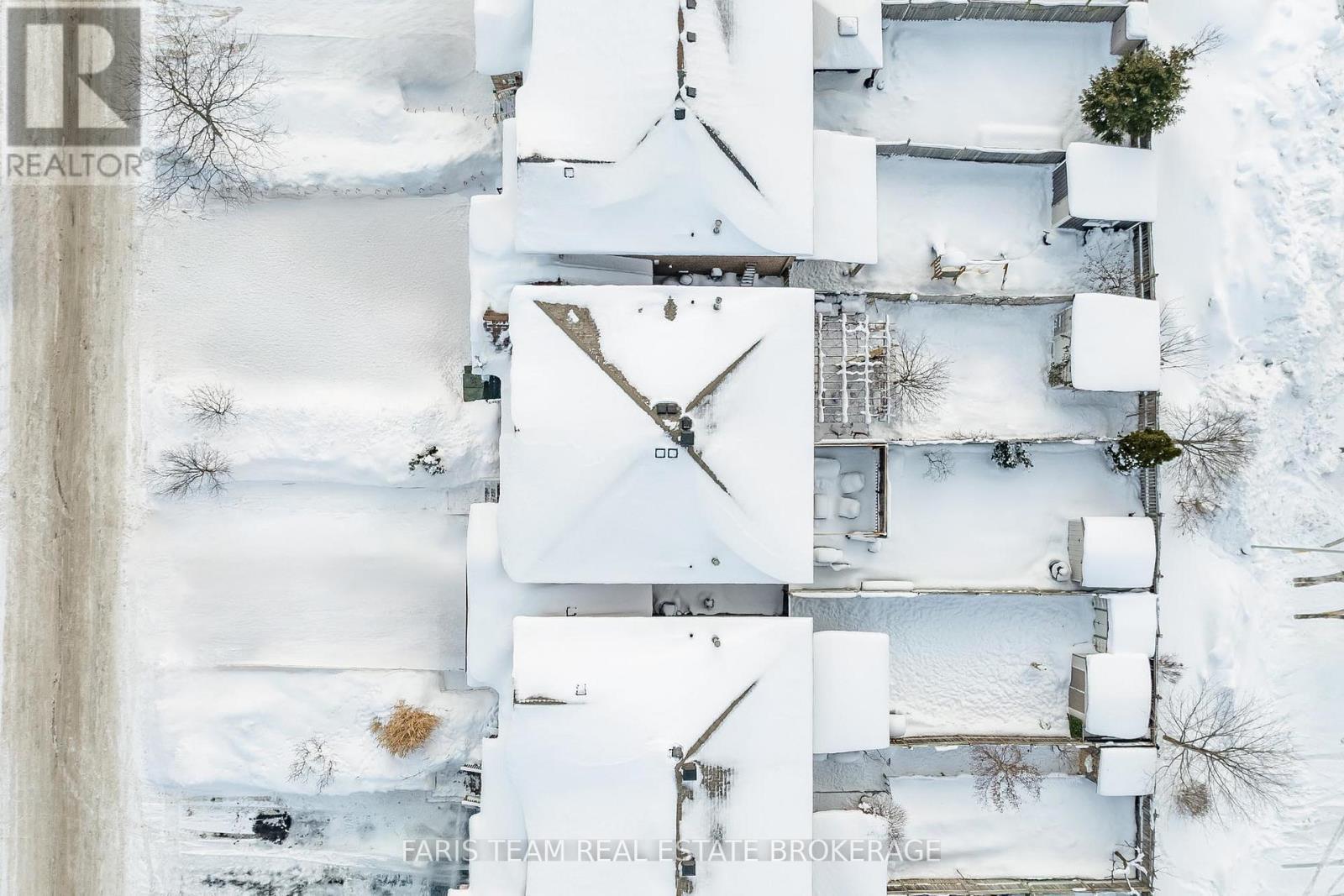 28 Raymond Crescent, Barrie, ON -