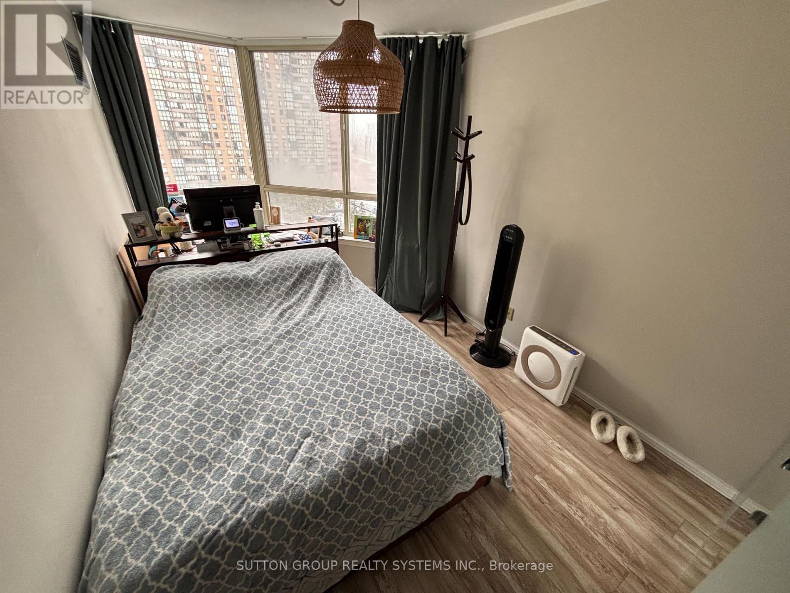 1104A - 3605 Kariya Drive, Mississauga, ON - Indoor Photo Showing Bedroom