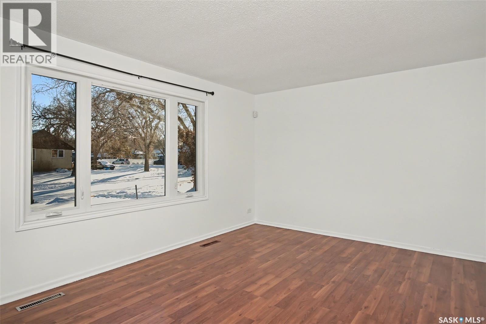 22 Elizabeth Crescent, Regina, SK - Indoor Photo Showing Other Room