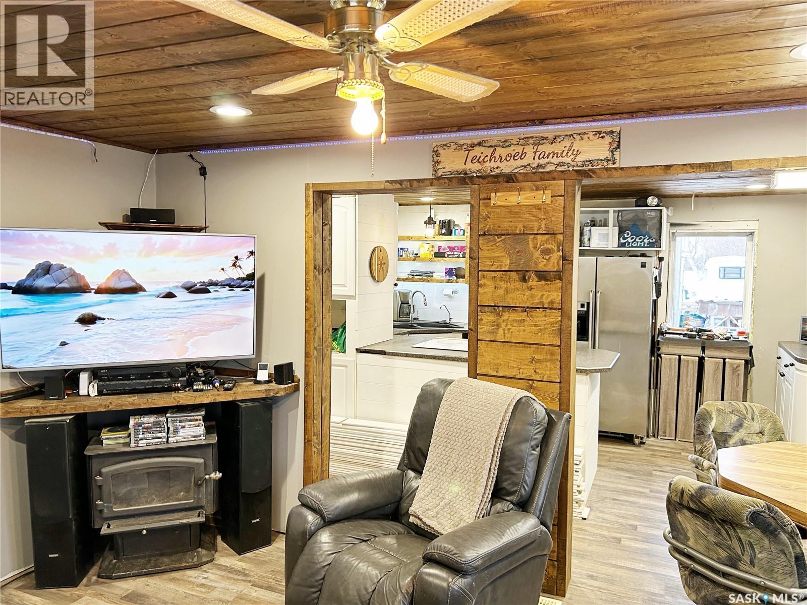 20 Second Avenue, Aylsham, SK - Indoor Photo Showing Other Room