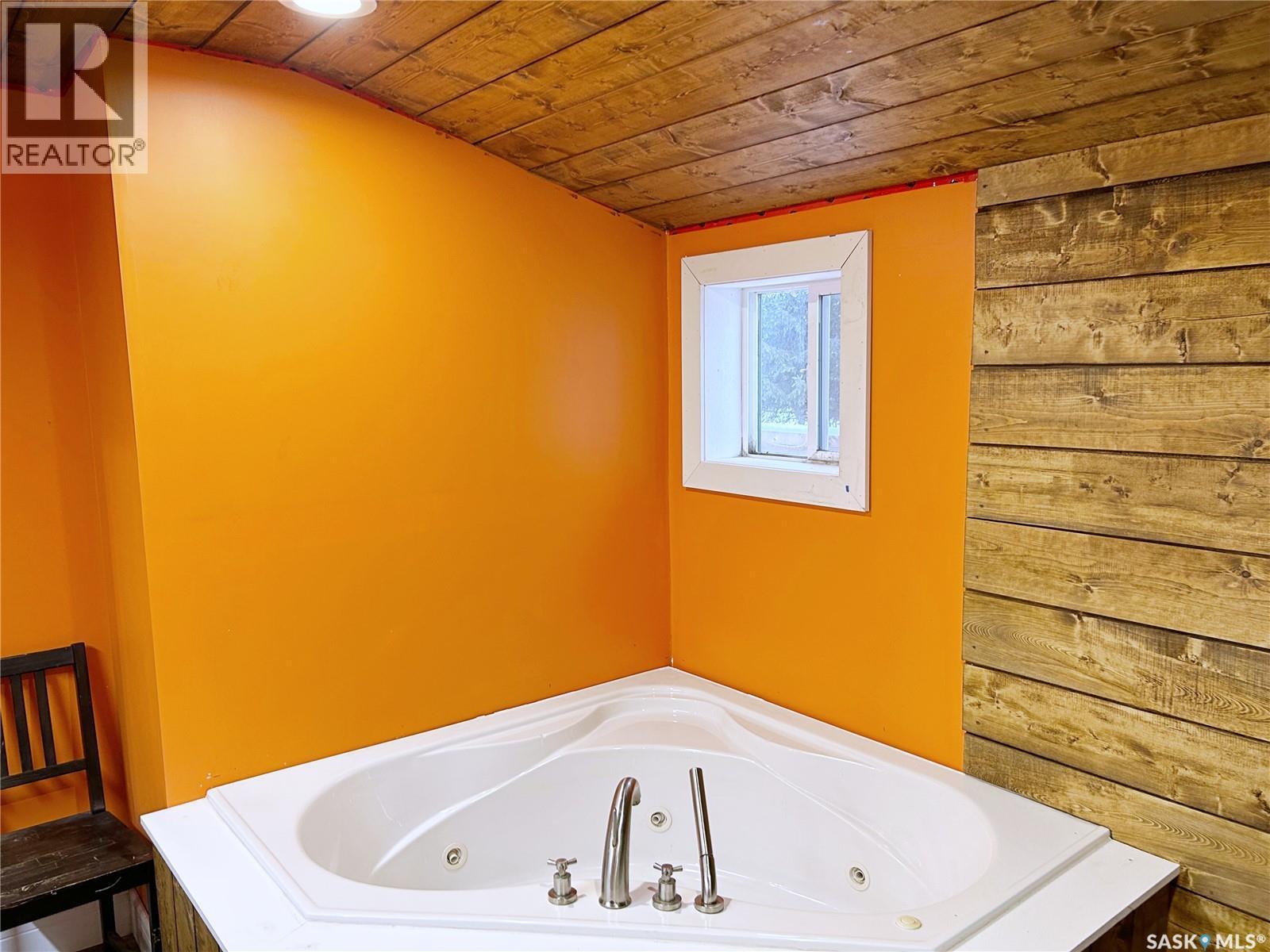 20 Second Avenue, Aylsham, SK - Indoor Photo Showing Bathroom