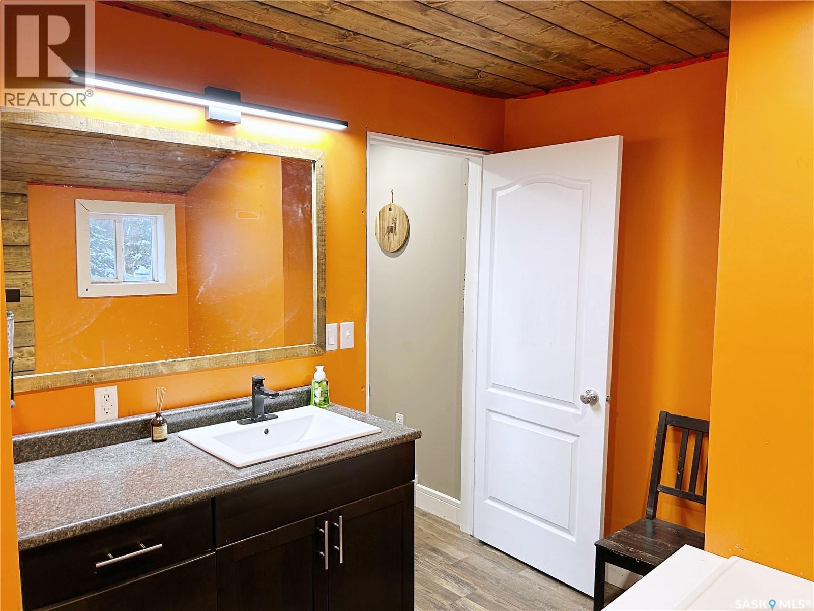 20 Second Avenue, Aylsham, SK - Indoor Photo Showing Bathroom