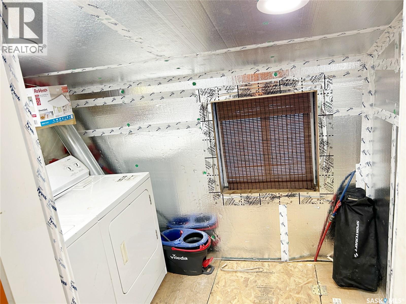 20 Second Avenue, Aylsham, SK - Indoor Photo Showing Laundry Room