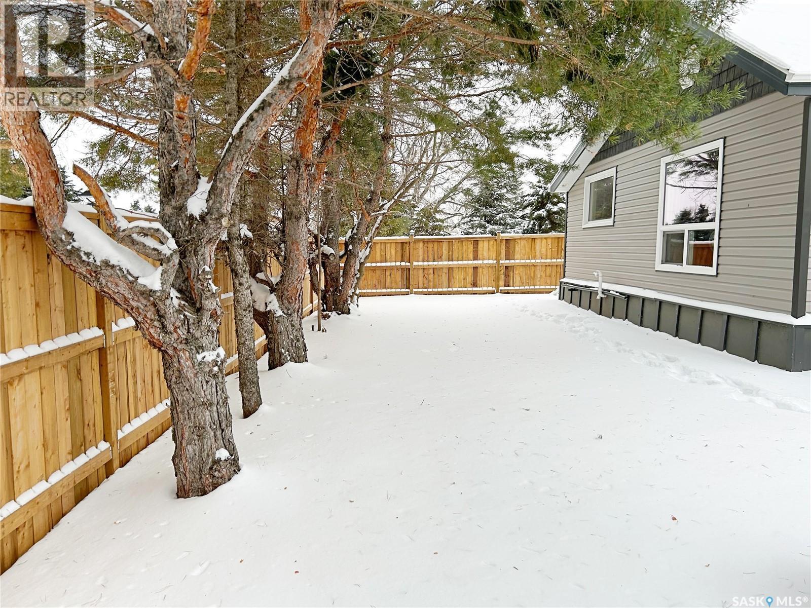 20 Second Avenue, Aylsham, SK - Outdoor