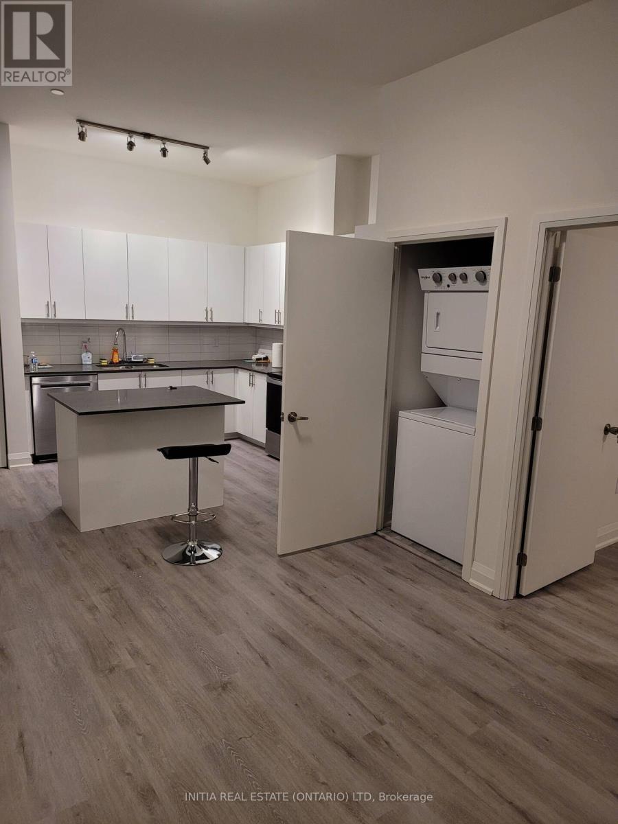 110 - 58 Lakeside Terrace, Barrie (Little Lake), ON - Indoor