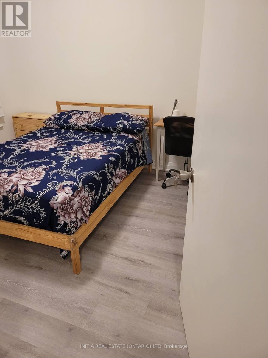 110 - 58 Lakeside Terrace, Barrie (Little Lake), ON - Indoor Photo Showing Bedroom