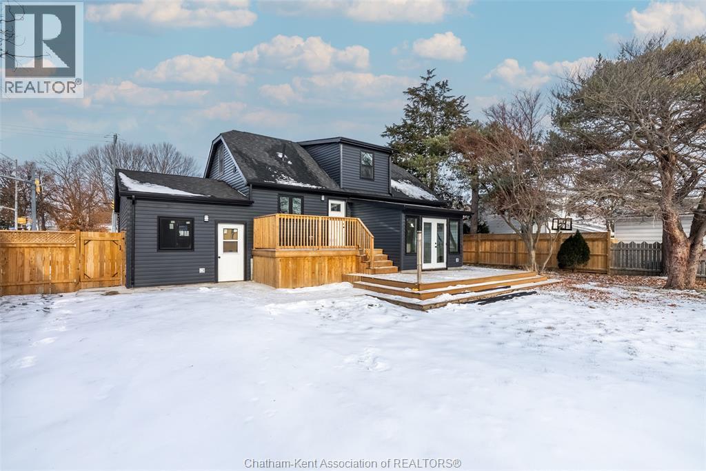 38 Mary Street, Chatham, ON - Outdoor