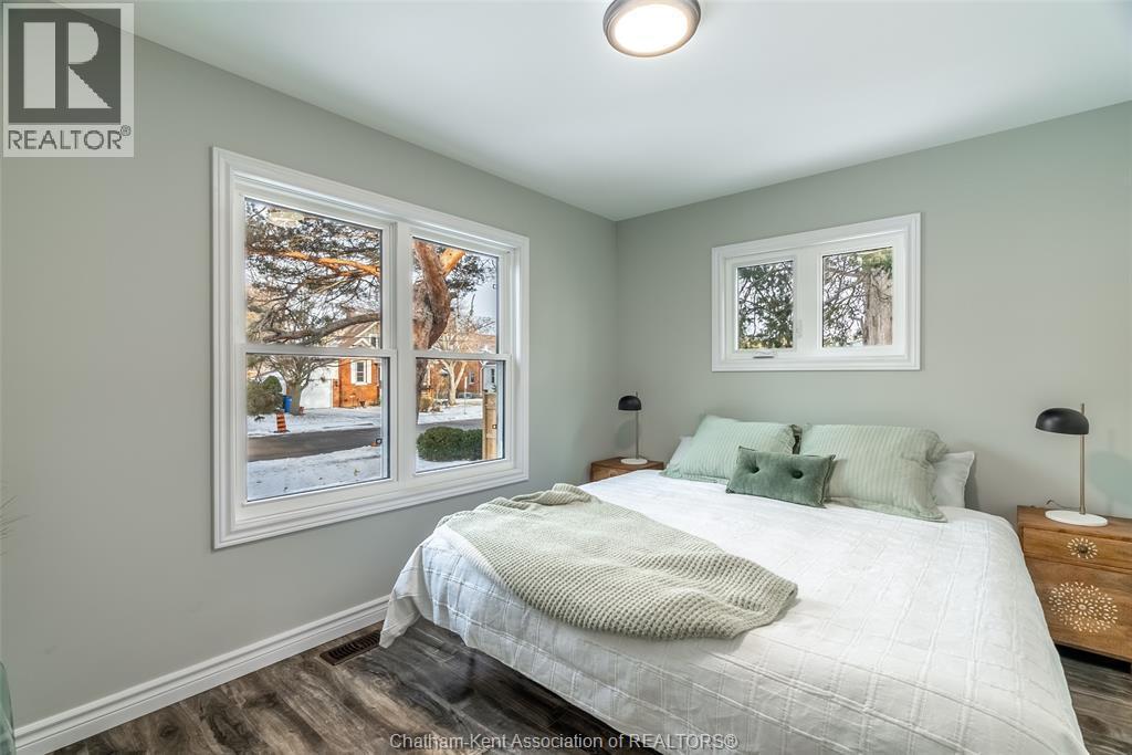 38 Mary Street, Chatham, ON - Indoor Photo Showing Bedroom