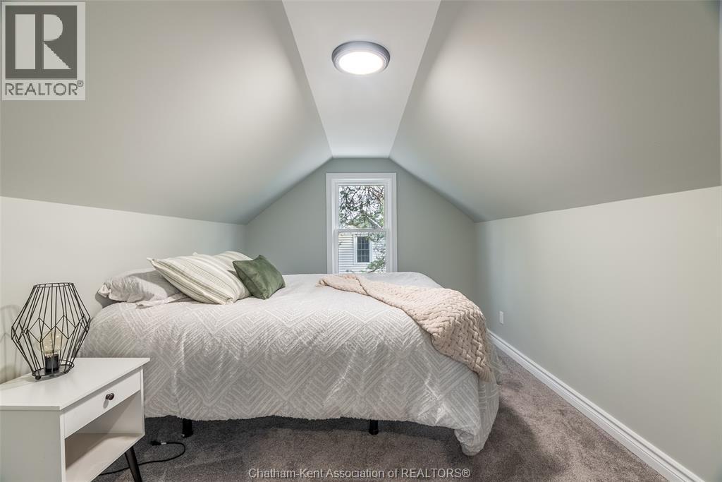 38 Mary Street, Chatham, ON - Indoor Photo Showing Bedroom