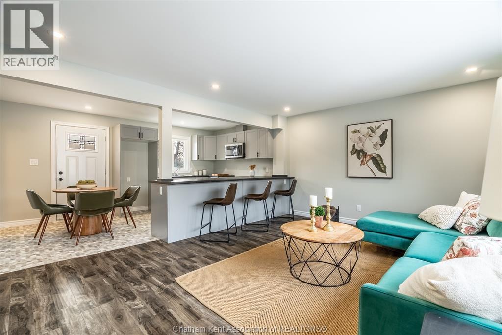 38 Mary Street, Chatham, ON - Indoor