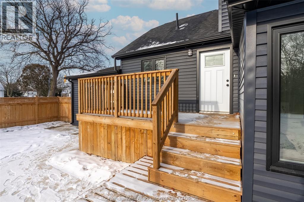 38 Mary Street, Chatham, ON - Outdoor With Deck Patio Veranda