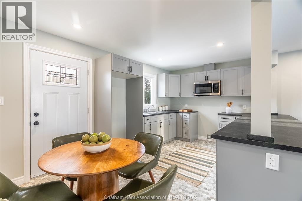 38 Mary Street, Chatham, ON - Indoor