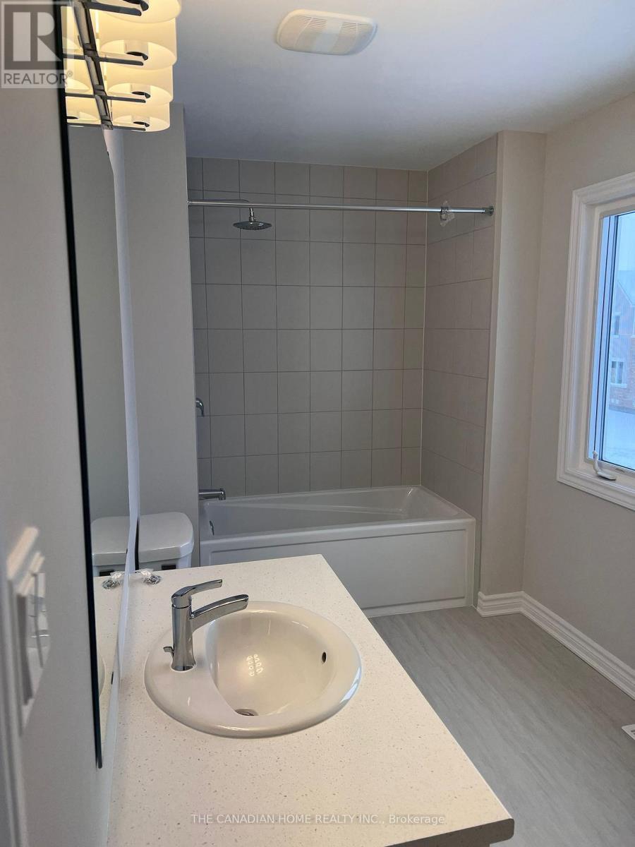 153 Ryan Reynolds Way, Ottawa, ON - Indoor Photo Showing Bathroom