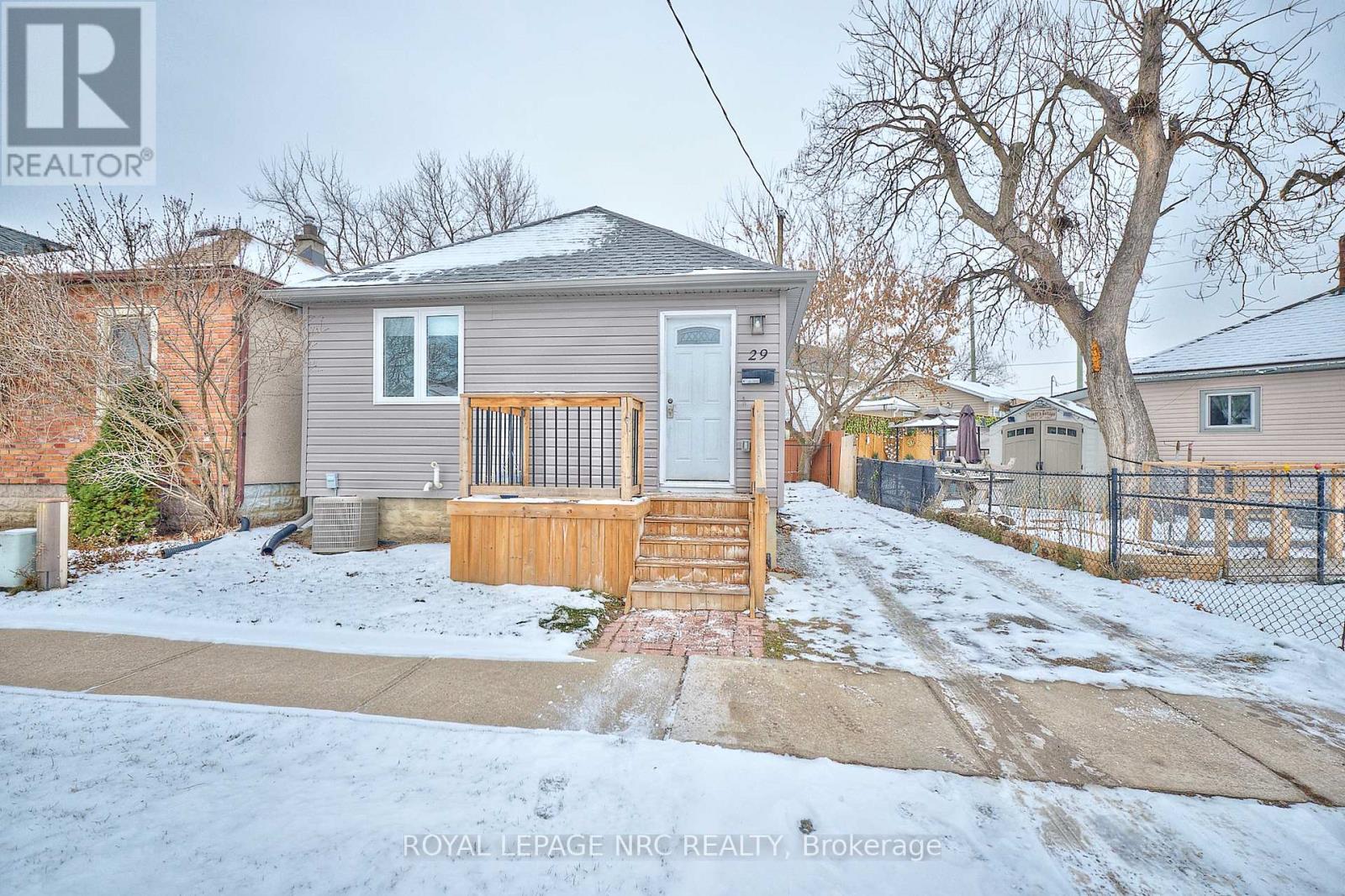 Welcome to 29 Trapnell Street! - 29 Trapnell Street, St. Catharines (E. Chester), ON - Outdoor