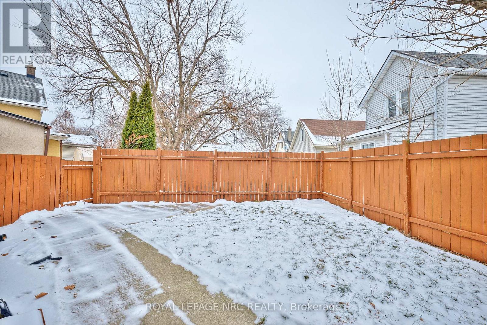 Fully fenced backyard! - 29 Trapnell Street, St. Catharines (E. Chester), ON - Outdoor