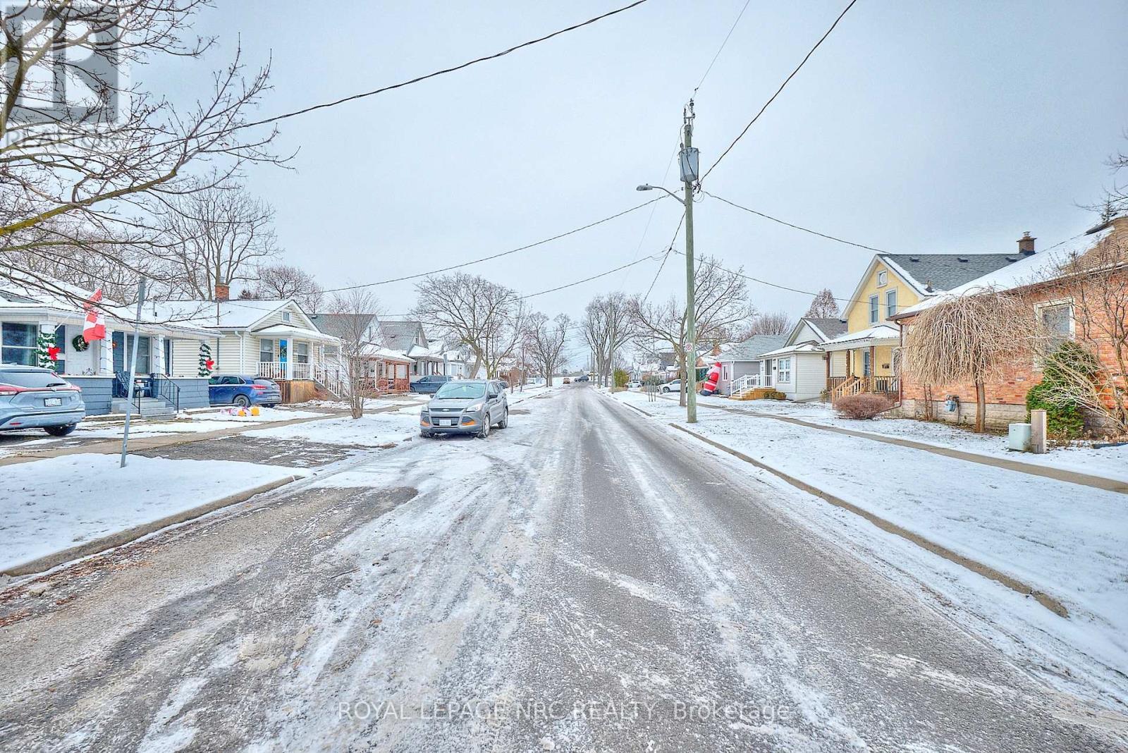 Minutes to QEW. - 29 Trapnell Street, St. Catharines (E. Chester), ON - Outdoor