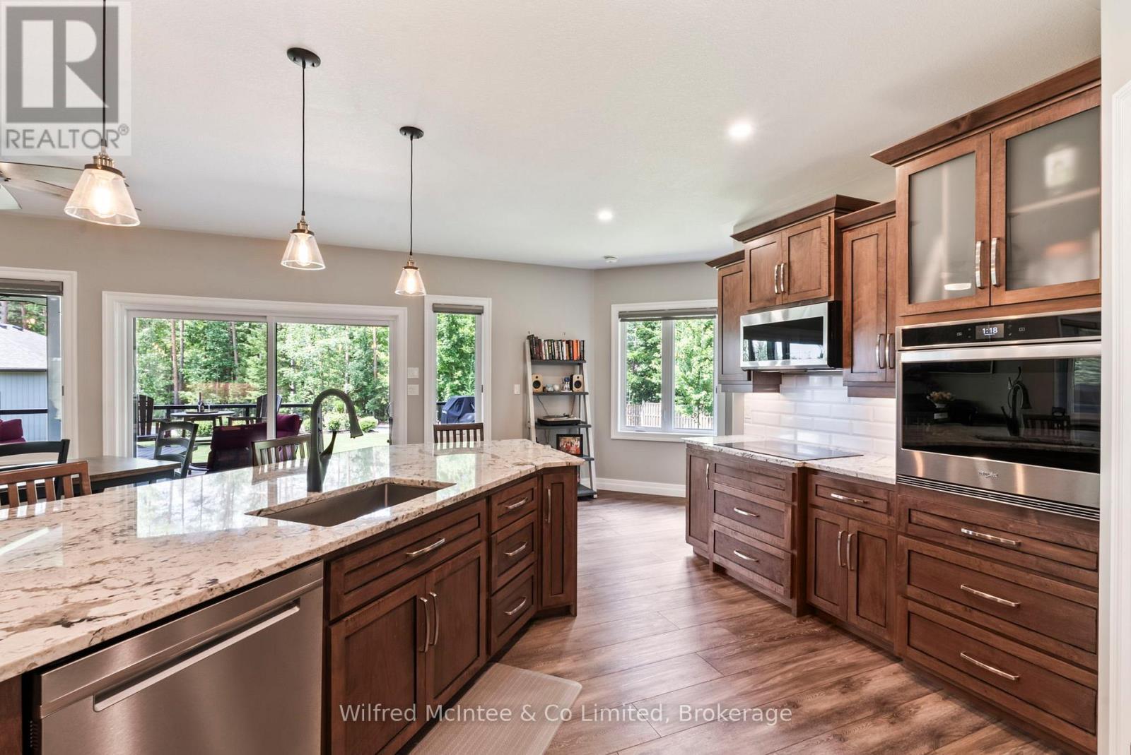 126 Forest Creek Trail, West Grey, ON - Indoor Photo Showing Kitchen With Upgraded Kitchen