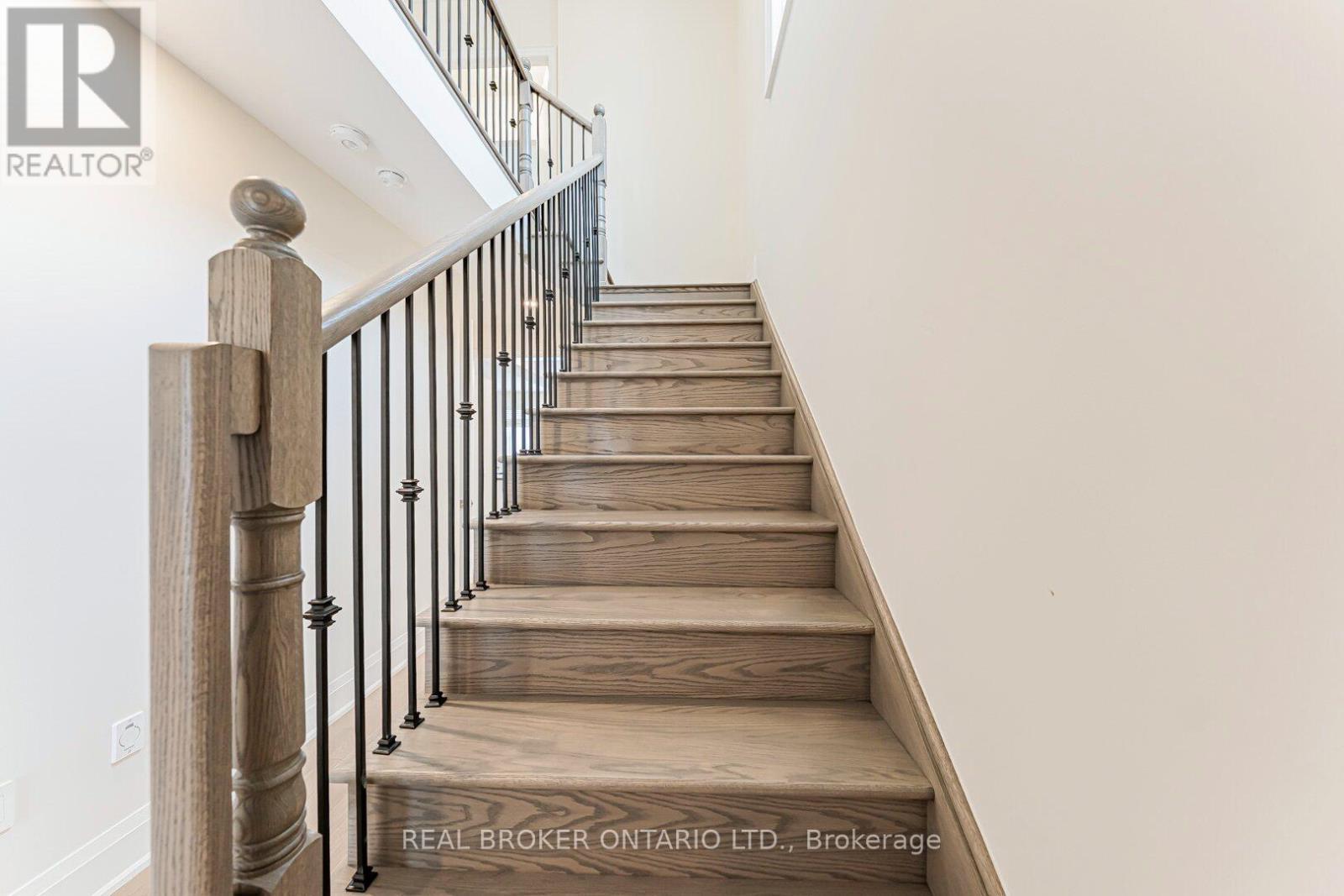 Staircase to 2nd Floor - 30 Mace Avenue, Richmond Hill, ON - Indoor Photo Showing Other Room