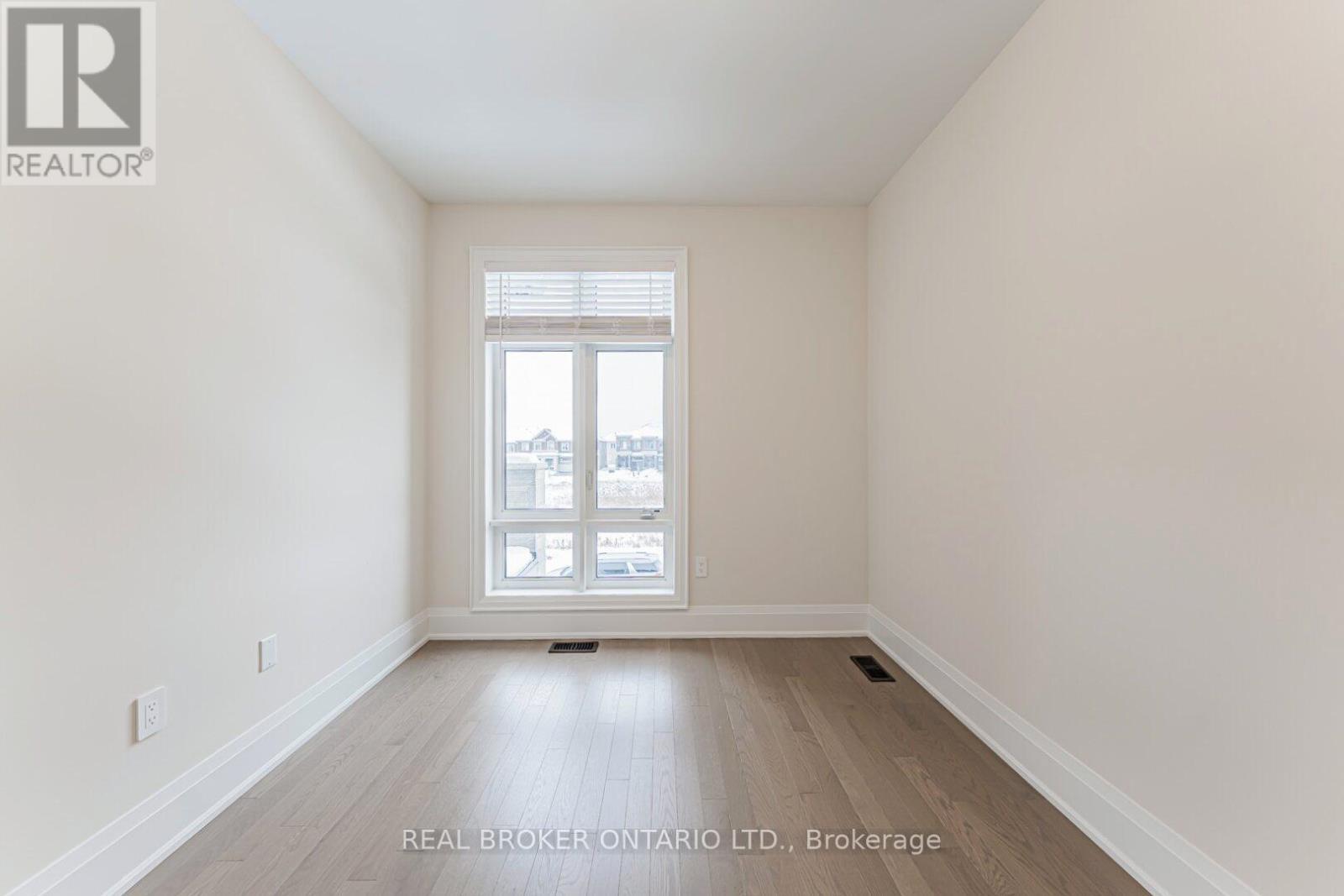 2nd Bedroom w/ Large Window - 30 Mace Avenue, Richmond Hill, ON - Indoor Photo Showing Other Room