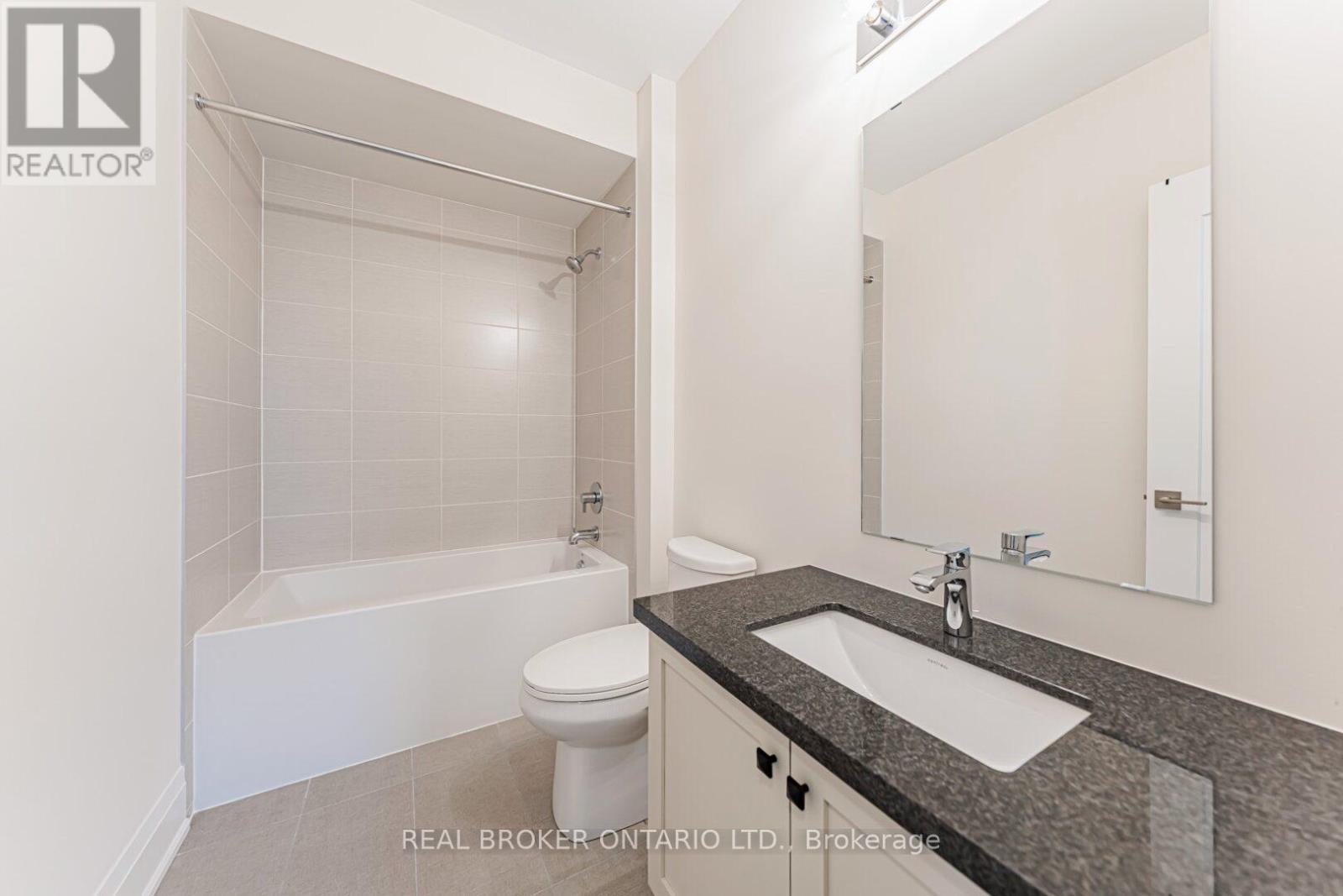 2nd Floor Hallway Bathroom (4-PC) - 30 Mace Avenue, Richmond Hill, ON - Indoor Photo Showing Bathroom