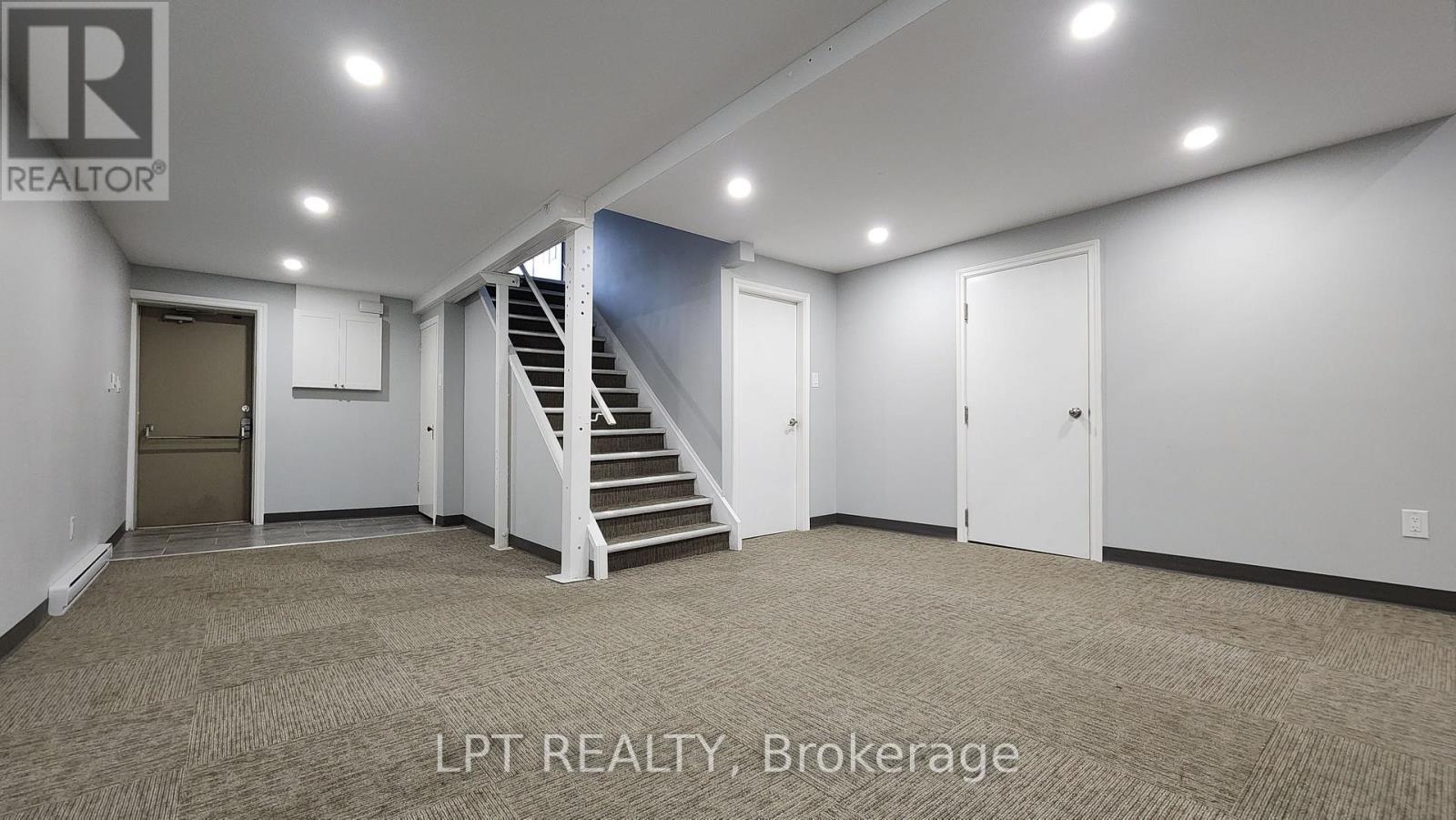 Midfloor - 59 Collier Street, Barrie, ON