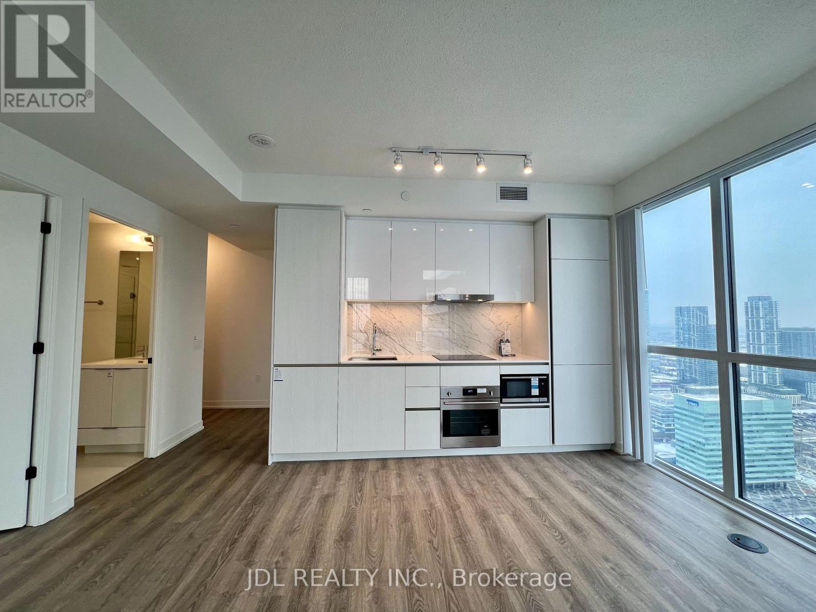 4709 - 8 Interchange Way, Vaughan, ON - Indoor Photo Showing Kitchen