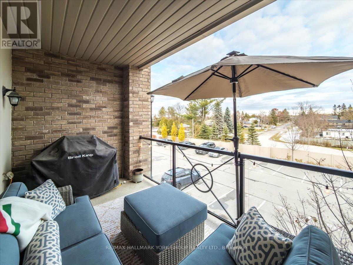 45 Ferndale Drive #211 Barrie - 211 - 45 Ferndale Drive S, Barrie, ON - Outdoor With Balcony With Exterior