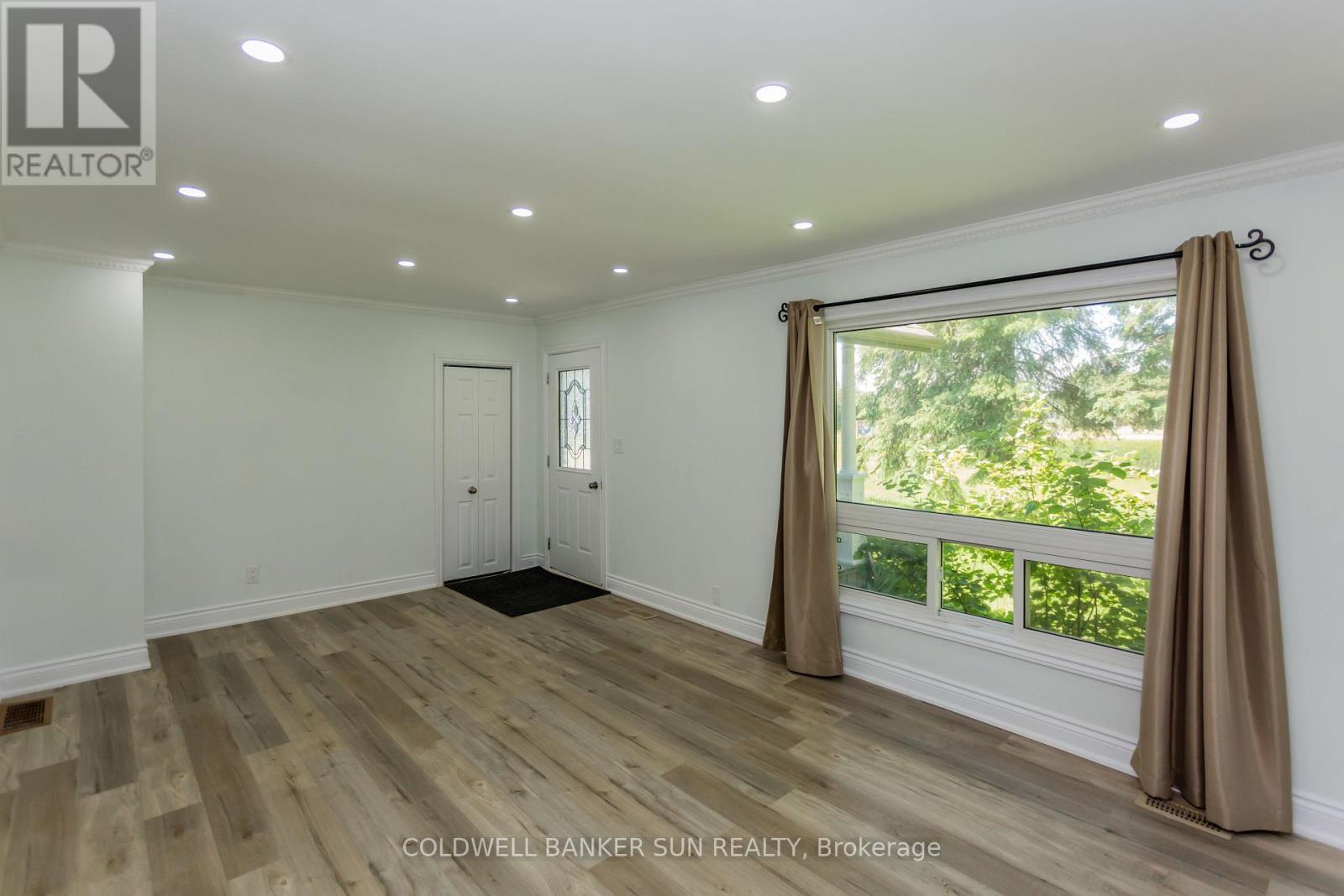 686078 Oxford Rd 2 Road, Norwich, ON - Indoor Photo Showing Other Room