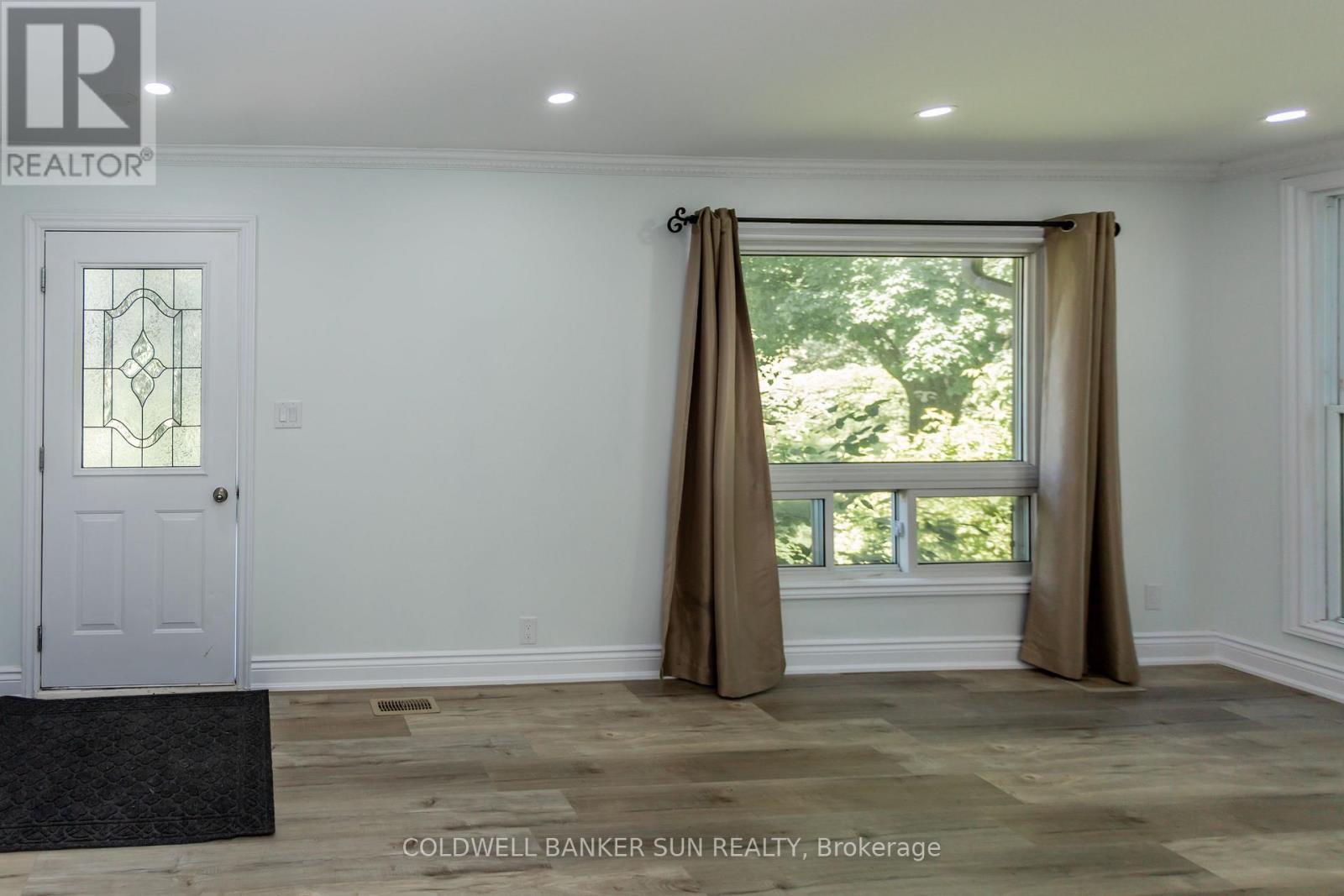 686078 Oxford Rd 2 Road, Norwich, ON - Indoor Photo Showing Other Room