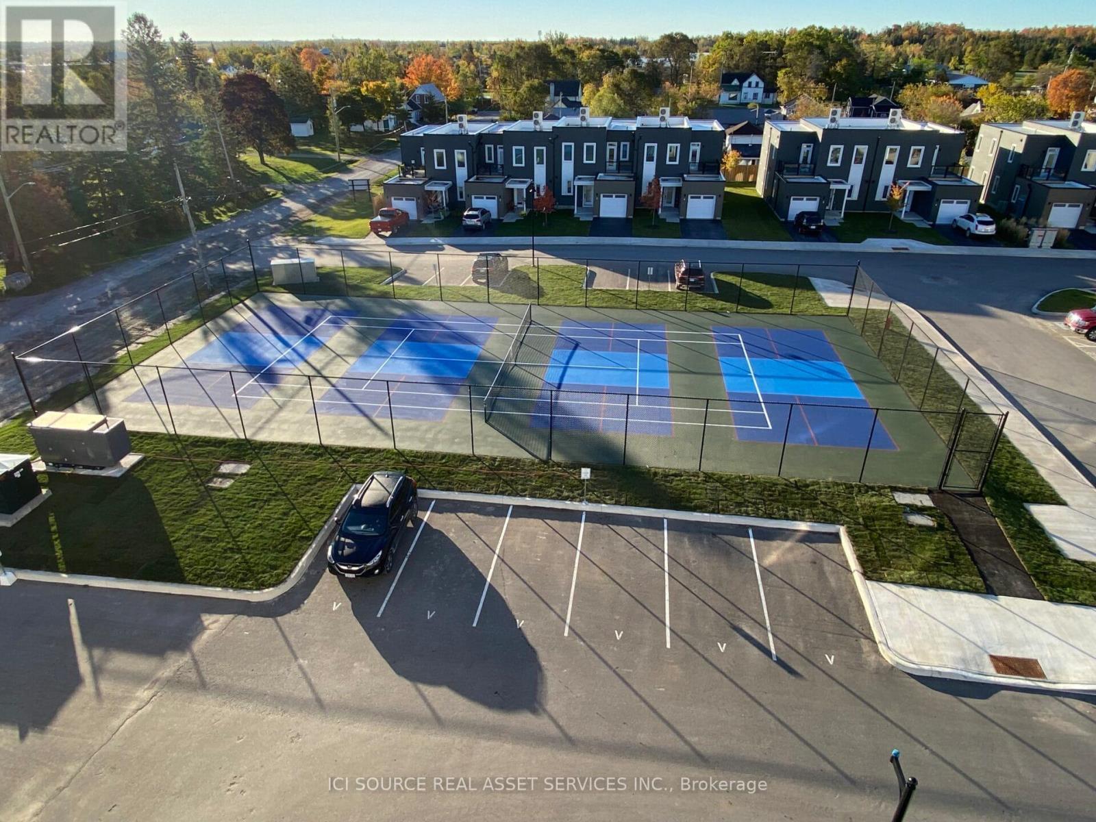 208 - 19B West Street N, Kawartha Lakes, ON - Outdoor With In Ground Pool