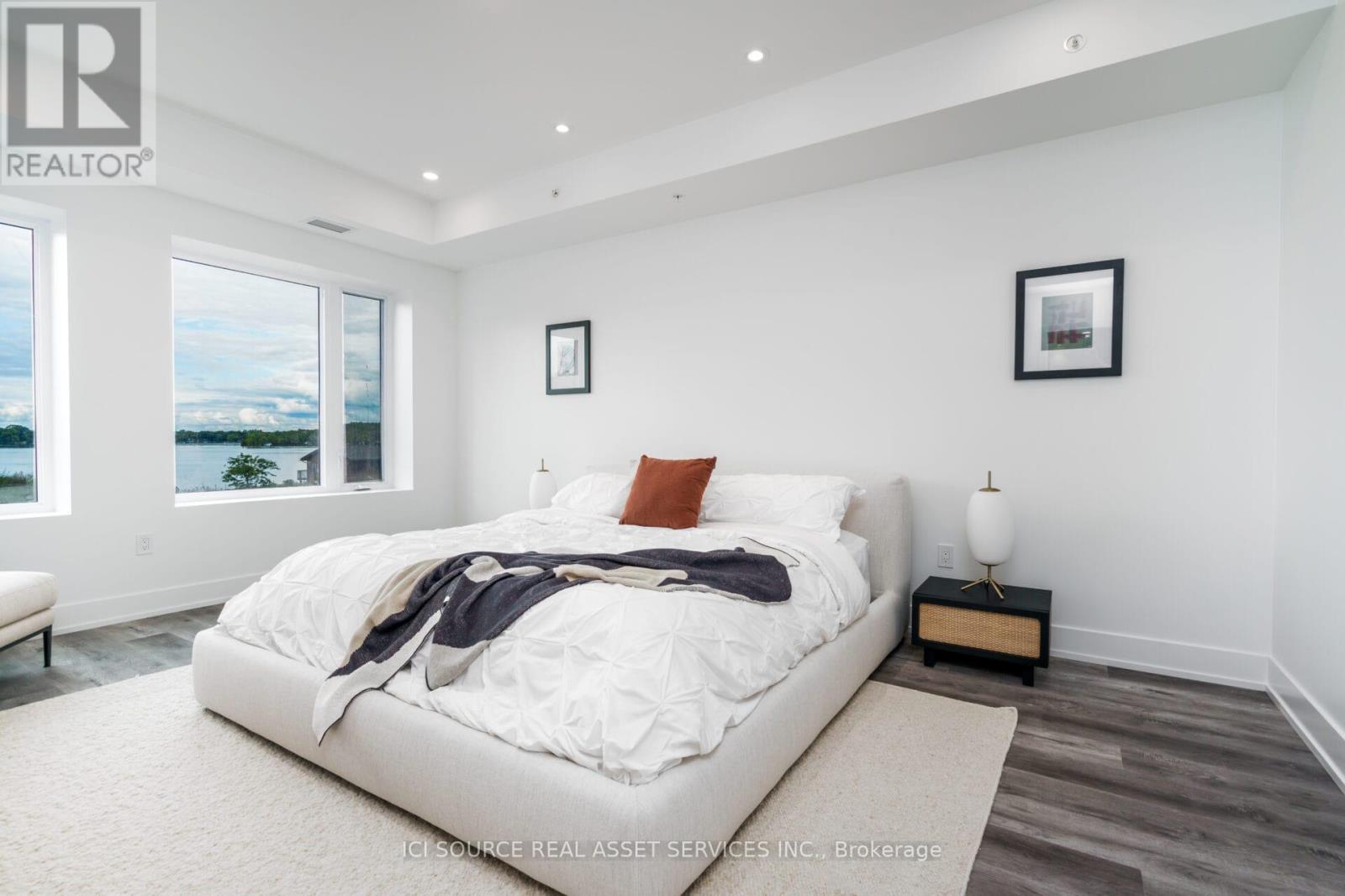 208 - 19B West Street N, Kawartha Lakes, ON - Indoor Photo Showing Bedroom