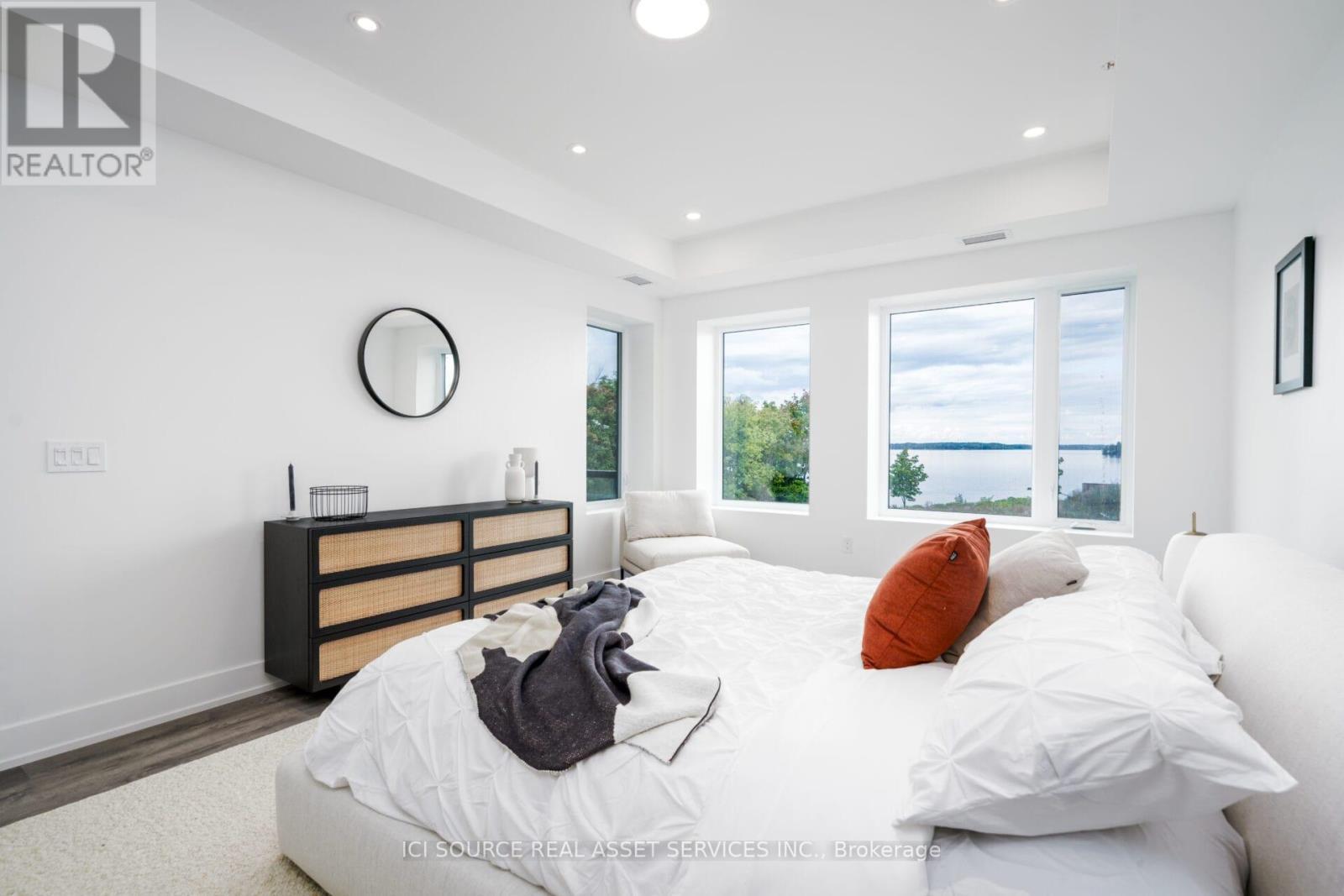 208 - 19B West Street N, Kawartha Lakes, ON - Indoor Photo Showing Bedroom