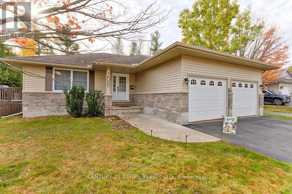 206 Oriole Crescent, Petawawa, ON - Outdoor