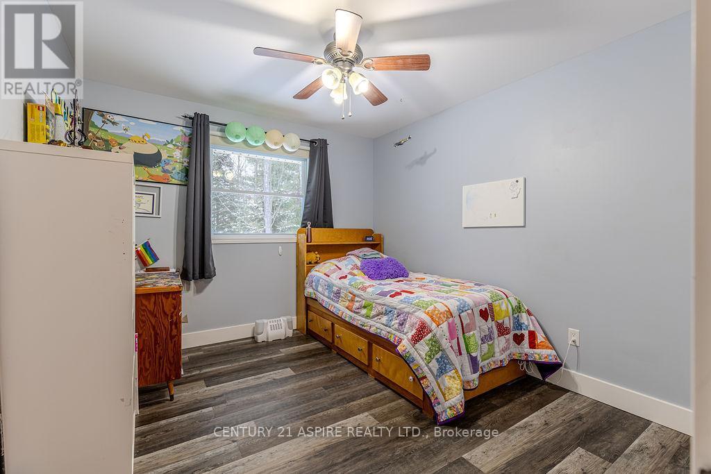 206 Oriole Crescent, Petawawa, ON - Indoor Photo Showing Bedroom