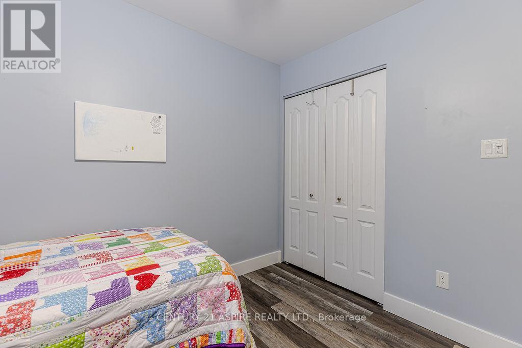 206 Oriole Crescent, Petawawa, ON - Indoor Photo Showing Bedroom