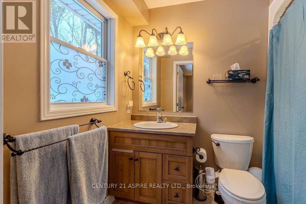 206 Oriole Crescent, Petawawa, ON - Indoor Photo Showing Bathroom