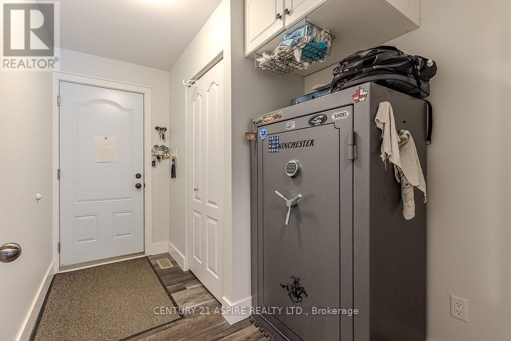 206 Oriole Crescent, Petawawa, ON - Indoor Photo Showing Other Room
