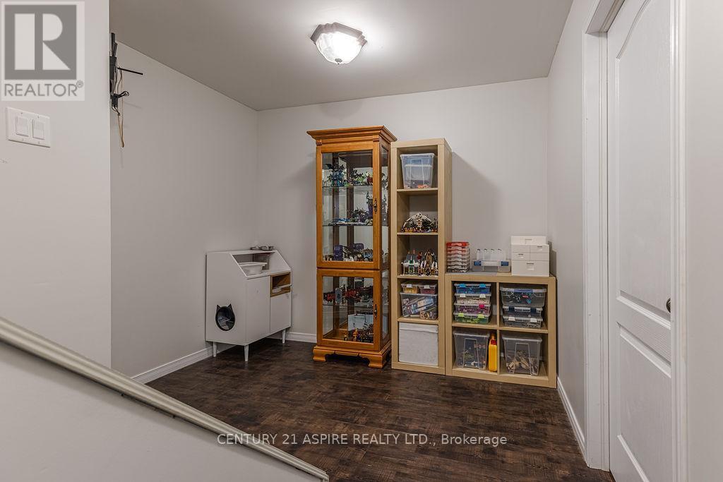 206 Oriole Crescent, Petawawa, ON - Indoor Photo Showing Other Room