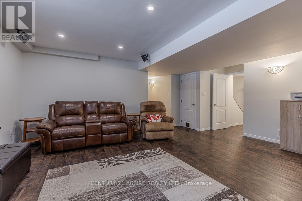 206 Oriole Crescent, Petawawa, ON - Indoor