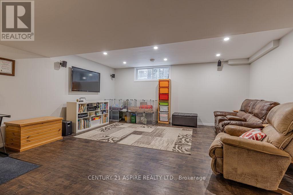 206 Oriole Crescent, Petawawa, ON - Indoor Photo Showing Basement
