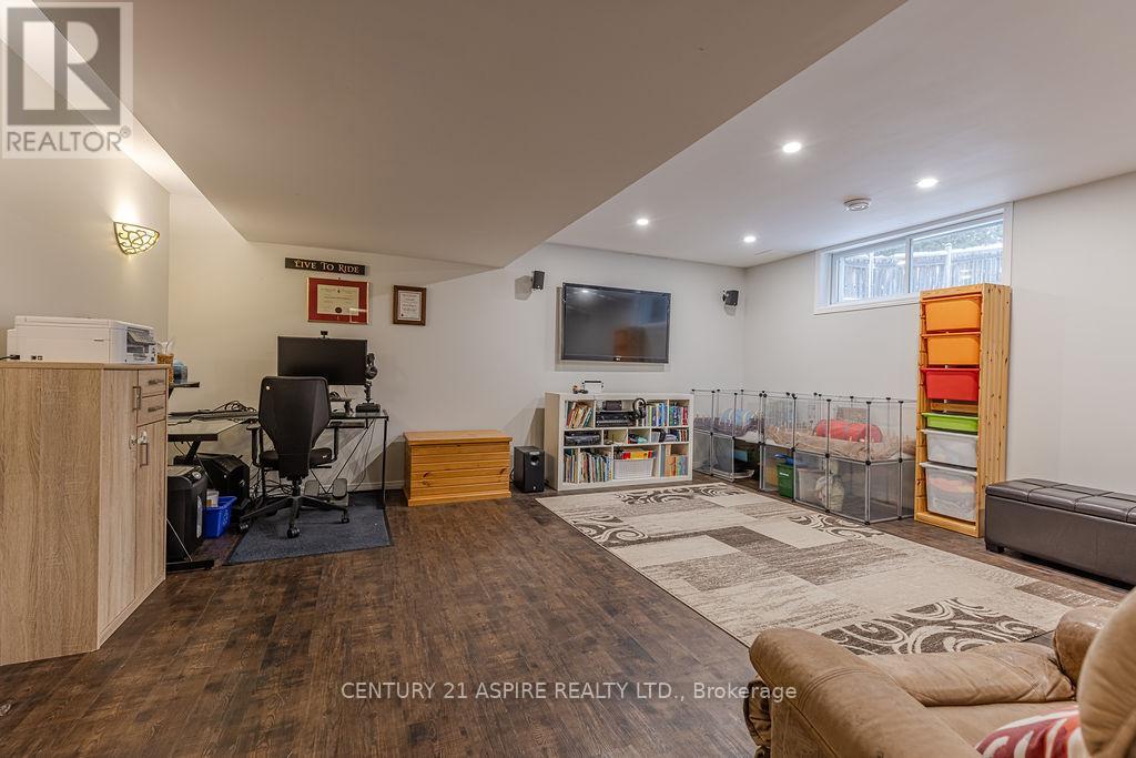 206 Oriole Crescent, Petawawa, ON - Indoor