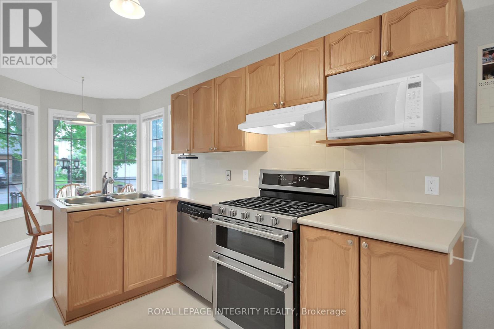 22 Halkirk Avenue, Ottawa, ON - Indoor Photo Showing Kitchen With Double Sink