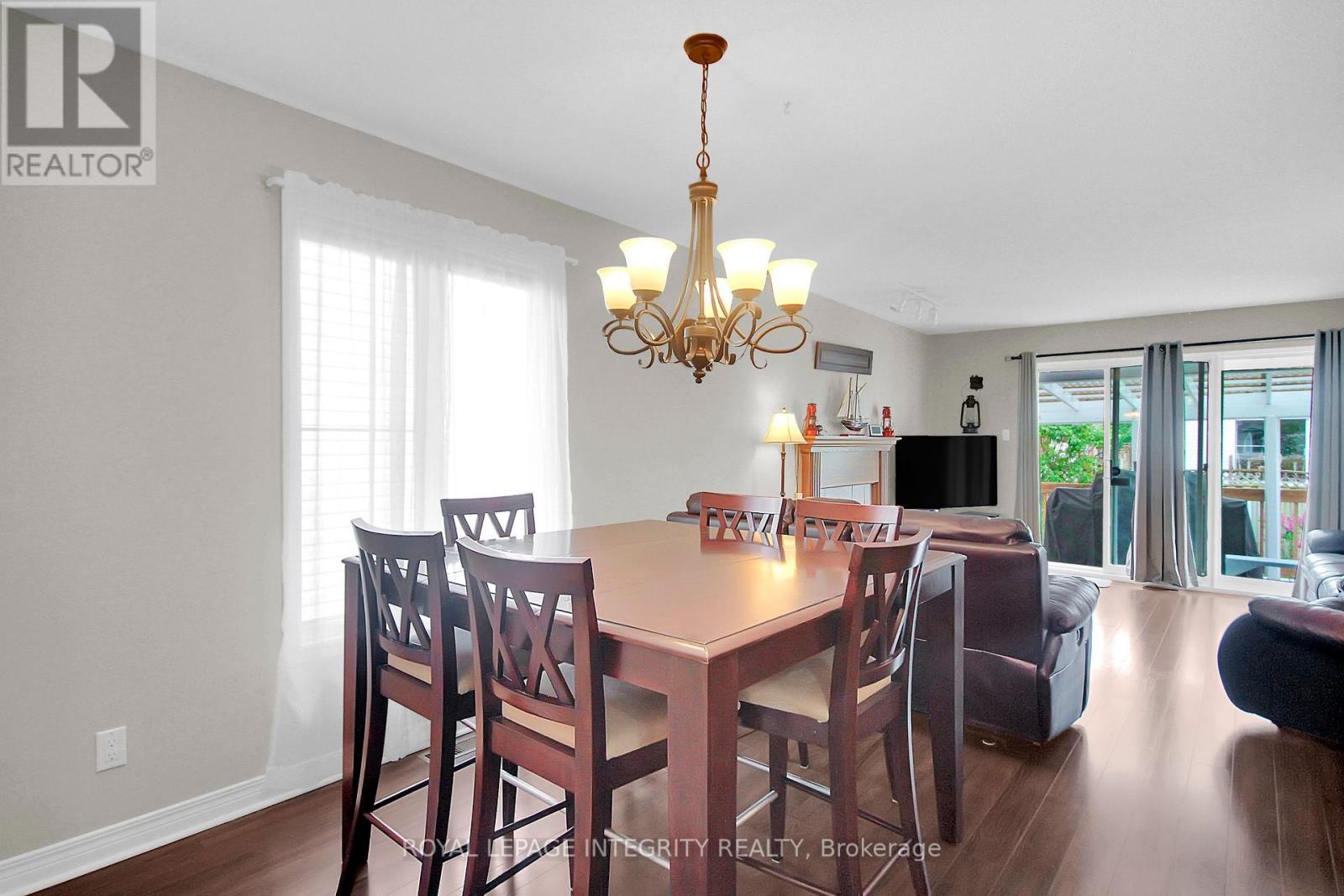 22 Halkirk Avenue, Ottawa, ON - Indoor Photo Showing Dining Room