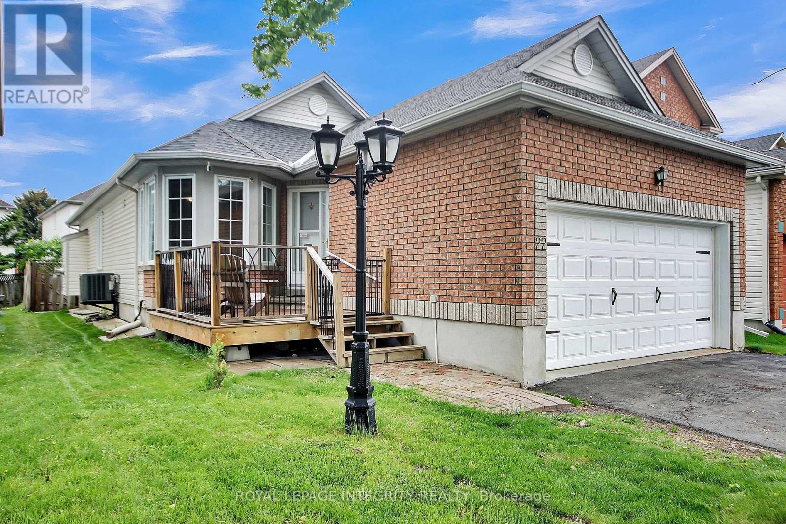 22 Halkirk Avenue, Ottawa, ON - Outdoor With Deck Patio Veranda