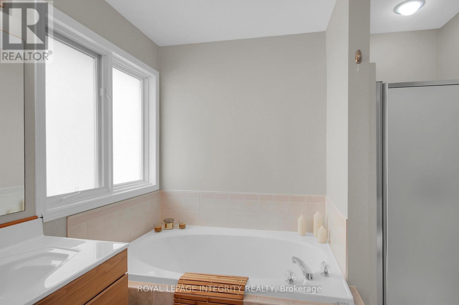22 Halkirk Avenue, Ottawa, ON - Indoor Photo Showing Bathroom