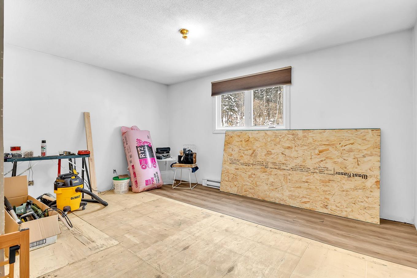 Chambre à coucher - 16 Ch. De La Mésange, Val-Des-Monts, QC - Indoor Photo Showing Other Room